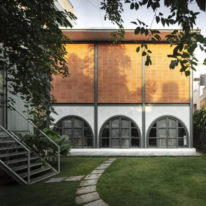 Richard Rogers’ Channel 4 headquarters awarded Grade II-listing